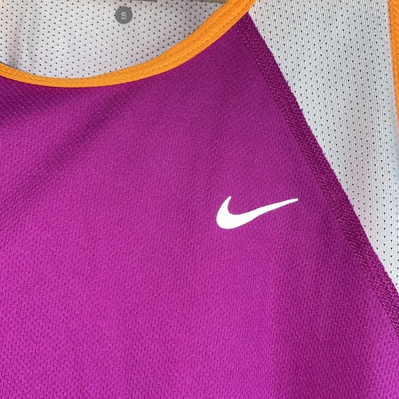 Nike Dri fit Tank - Picture 4 of 5